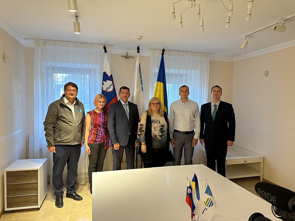 Ambassador Tomaž Lovrenčič, ITF Director; Anna-Maria Steiner, Deputy Head of Mission at Austrian Embassy in Kyiv; Doctor Aleš Musar, spouse of the President of the Republic of Slovenia; Ambassador Mateja Prevolšek, Head of Mission at the Embassy of the Republic of Slovenia in Kyiv; Anton Kucherenko, ITF Administrative and Financial Officer; Anton Shevchenko, ITF Program Coordinator, at the opening of an ITF office in Kyiv.
