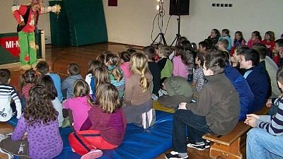 Theatre Daska succesfully concluded 61 stagings of MRE theatre play “NE, NE…MI-NE”