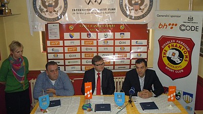 ITF donated two vehicles to sitting volleyball club Oki Phantoms