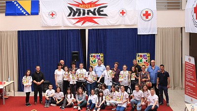 Children in BIH Learning About MRE Through 'Think Mines' Competitions