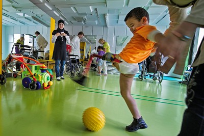 Comprehensive rehabilitation processes enable landmine victims not only to become active members of society, but also to regain their dignity. (Photo: Žiga Živulović jr./BOBO)